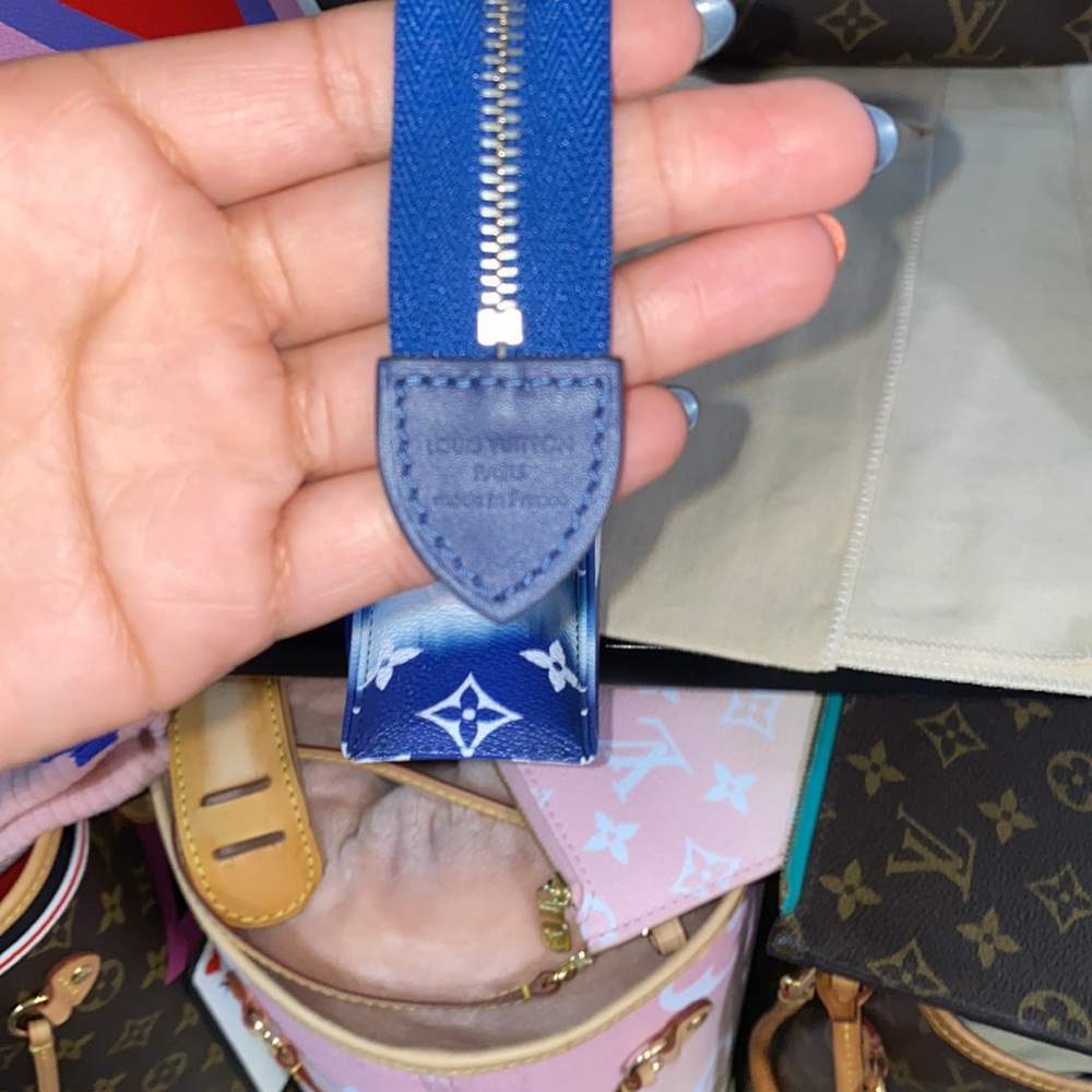 Louis Vuitton blue escale Toiletry 26 - Picture 6 of 7